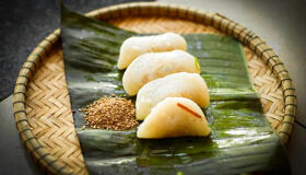 Savor Hue’s soft sticky rice cakes on a culinary tour